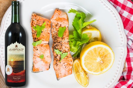 Salmon en Papillote with Pinot Noir
